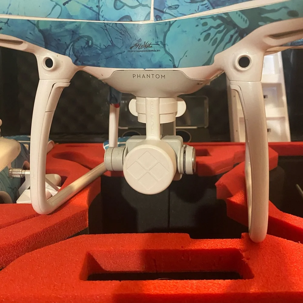 Dji phantom 4 professional drone bundle!! Everything you need.. so nice! - Picture 6 of 8